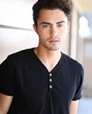 Darren Barnet